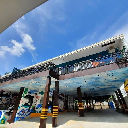 Pescadores Suites Moalboal Bagian luar foto