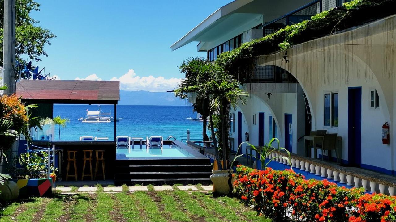 Pescadores Suites Moalboal Bagian luar foto