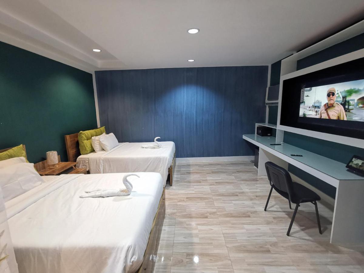 Pescadores Suites Moalboal Bagian luar foto