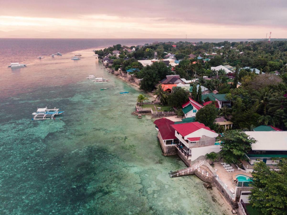 Pescadores Suites Moalboal Bagian luar foto