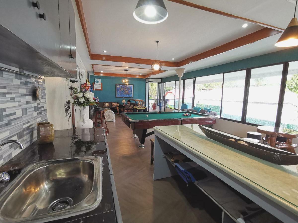 Pescadores Suites Moalboal Bagian luar foto